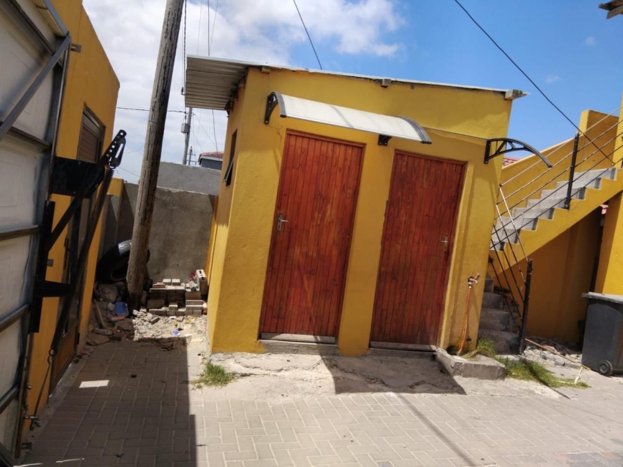 5 Bedroom Property for Sale in Fairdale Western Cape